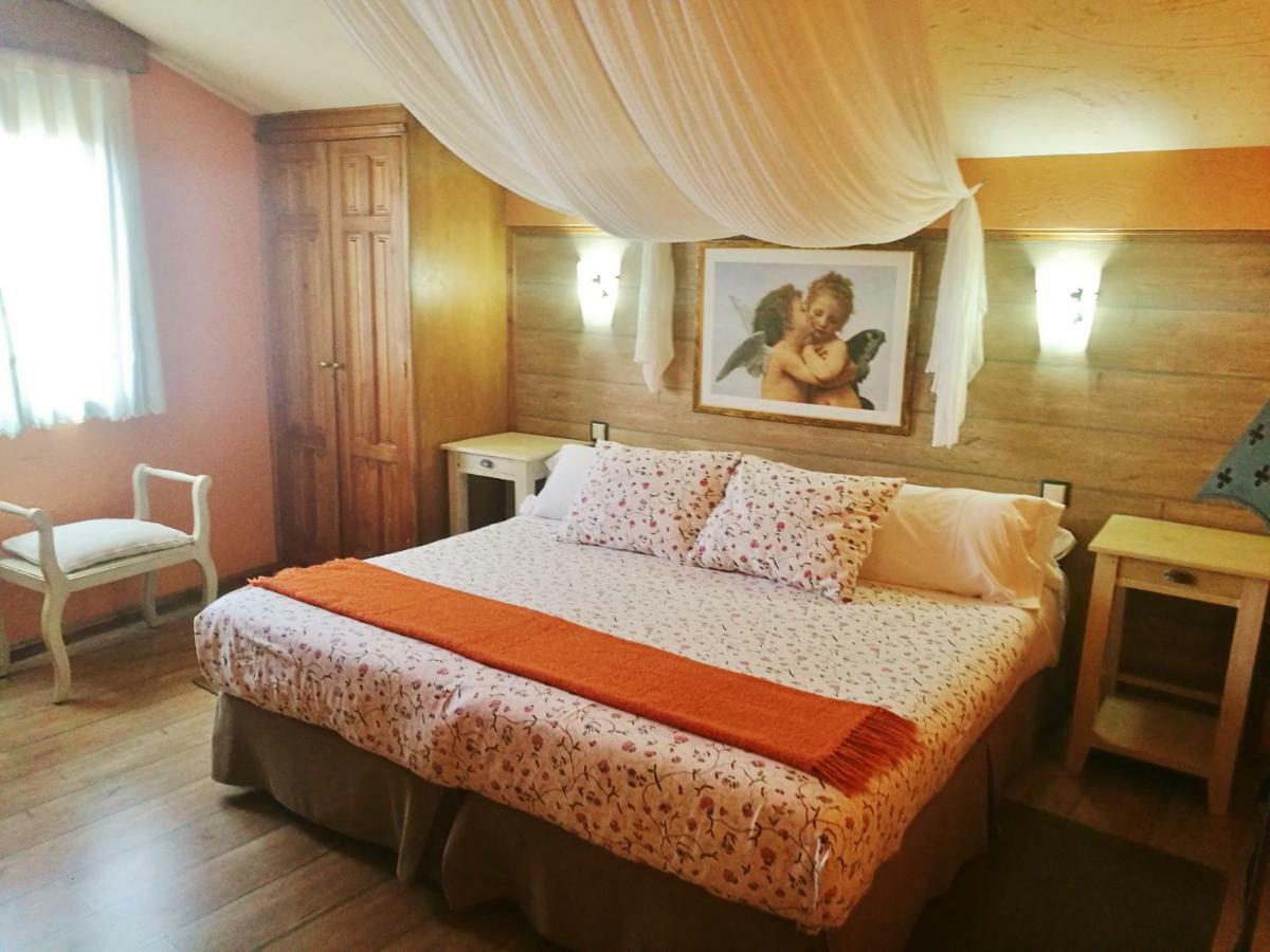Apartamentos Melchor De Linan Torrelaguna Exteriér fotografie